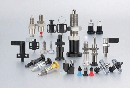 Precision indexing plungers and locking pins for adjustable solar bracket angle scaling mechanisms